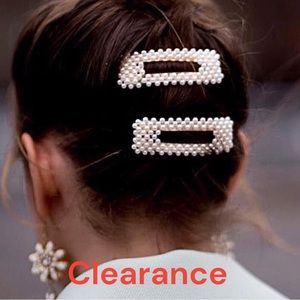 CLEARANCE 🔴 Set of 2 Vintage Pearl Rectangle Hair Clips